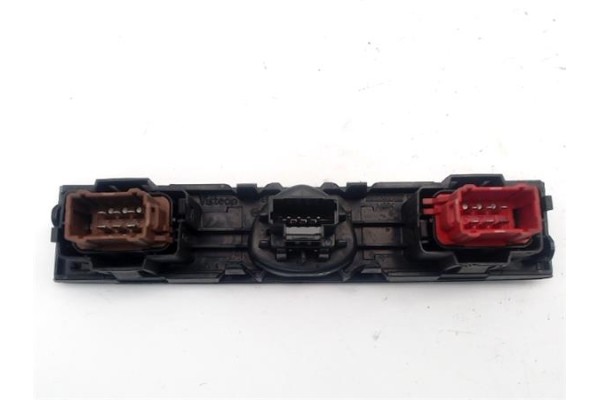 Recambio de interruptor luces emergencia para renault clio ii fase i (b/cb0) 1.5 dci (b/cb07) referencia OEM IAM 8200442723  
