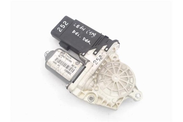 Recambio de motor elevalunas delantero derecho para seat leon (1m1) referencia OEM IAM (1C1959802C) (105413-301) 