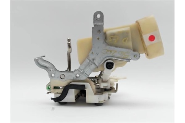 Recambio de cierre electromagnetico delantero izquierdo para toyota yaris (ncp1/nlp1/scp1) 1.4 d-4d referencia OEM IAM 030402  
