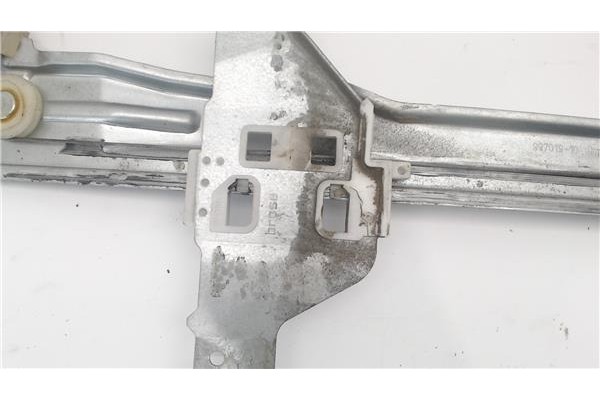 Recambio de mecanismo elevalunas delantero izquierdo para citroen c4 berlina referencia OEM IAM 9221V1 37541 