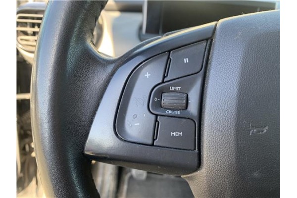 Recambio de volante para citroen c4 cactus 1.5 business class referencia OEM IAM 98031272YC  
