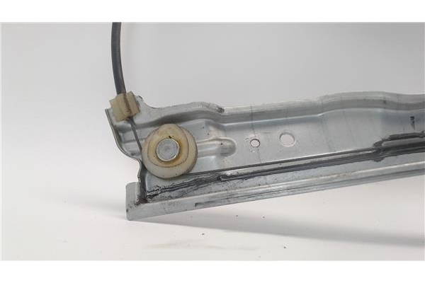 Recambio de mecanismo elevalunas delantero izquierdo para citroen c4 berlina referencia OEM IAM 9221V1 37541 