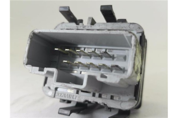 Recambio de mando elevalunas delantero izquierdo para renault grand scénic ii (jm0/1_) 1.9 dci (jm14) referencia OEM IAM 315042B