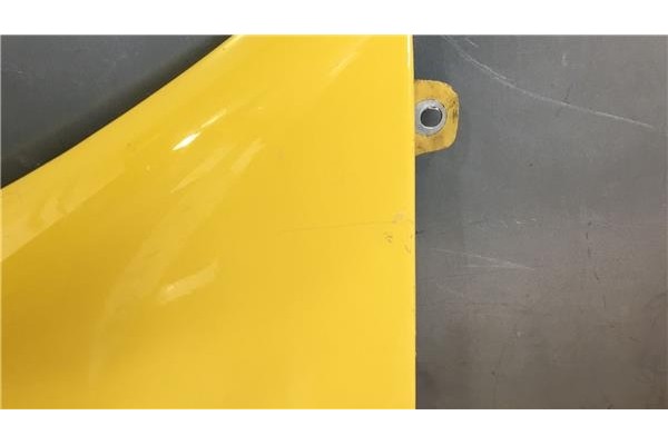 Recambio de aleta delantero izquierda para opel vivaro 1.9 combi 2.7t corto referencia OEM IAM 93188420  