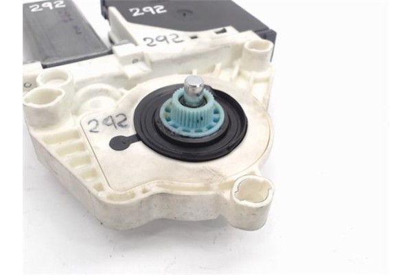 Recambio de motor elevalunas delantero derecho para seat altea (5p1) referencia OEM IAM 1K0959792M/1375161 1T0959702G/1P0837402E