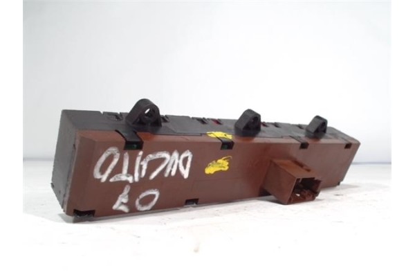 Recambio de interruptor luces emergencia para fiat ducato 3 combi 30 2.3 150 teilverglast referencia OEM IAM 7354213590 30280111