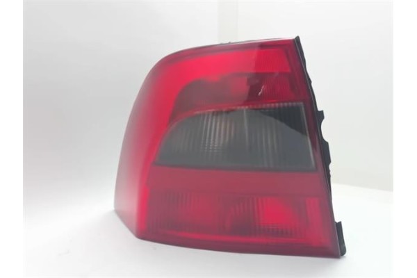 Recambio de piloto trasero izquierdo para opel vectra b berlina 1.6 i 16v referencia OEM IAM 11A326B  
