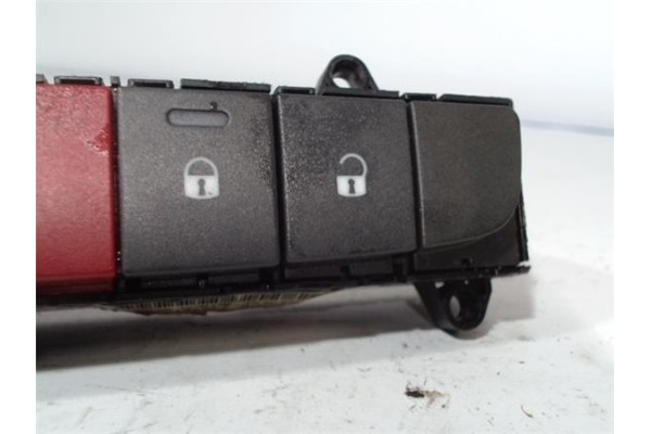 Recambio de interruptor luces emergencia para fiat ducato 3 combi 30 2.3 150 teilverglast referencia OEM IAM 7354213590 30280111