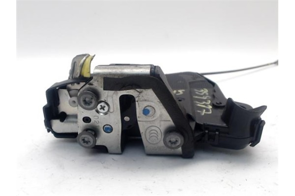 Recambio de cerradura puerta delantero izquierda para toyota auris (e15) 2.0 d-4d referencia OEM IAM 6904042240 A046693 