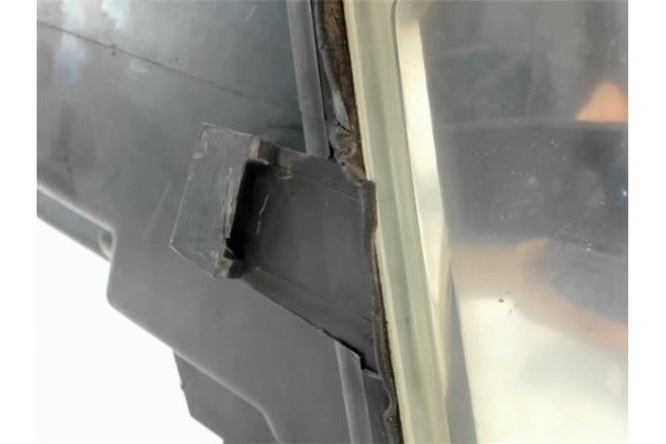 Recambio de faro delantero dcho para renault megane i berl./ berl. con portón (ba0) referencia OEM IAM 260101792R  