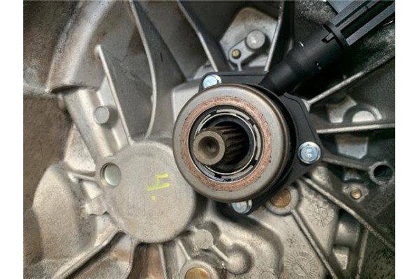 Recambio de caja cambios manual para ford focus c-max 1.6 referencia OEM IAM 3M5R7002NB  