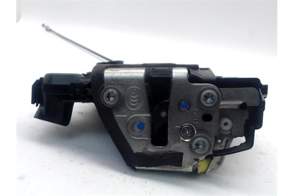 Recambio de cerradura puerta delantero izquierda para toyota auris (e15) 2.0 d-4d referencia OEM IAM 6904042240 A046693 