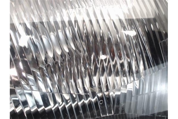 Recambio de faro delantero dcho para renault clio ii fase i (b/cb0) referencia OEM IAM 7701697618 67735101 