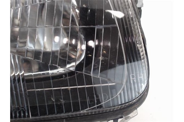 Recambio de faro delantero dcho para renault clio ii fase i (b/cb0) referencia OEM IAM 7701697618 67735101 