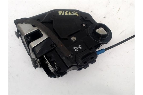 Recambio de cerradura puerta trasero izquierda para toyota auris (e15) 2.0 d-4d referencia OEM IAM 6906042020 A046693 
