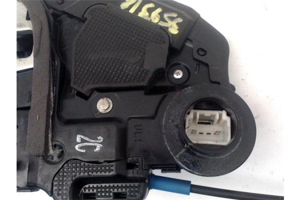 Recambio de cerradura puerta trasero izquierda para toyota auris (e15) 2.0 d-4d referencia OEM IAM 6906042020 A046693 