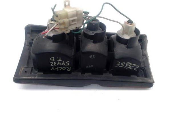 Recambio de piloto trasero derecho para daihatsu wildcat/rocky (f75) 2.8 td referencia OEM IAM 22051459BR  