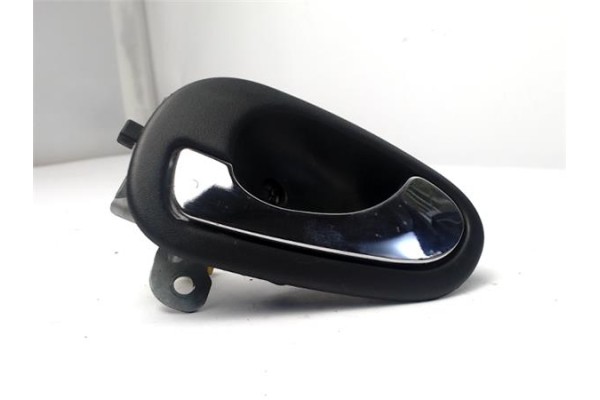 Recambio de manilla int. puerta trasero izquierda para mitsubishi carisma berlina 5 1.8 16v gdi (da2a) referencia OEM IAM   