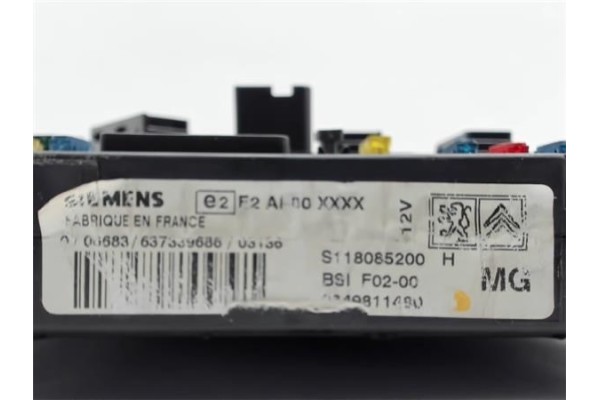 Recambio de caja fusibles/rele para citroen c3 1.4 hdi referencia OEM IAM 9649811480 S118085200 H 