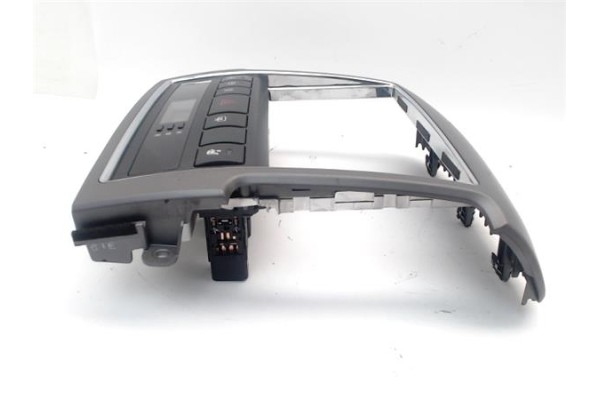 Recambio de embellecedor consola central para kia sorento (bl) 2.5 crdi referencia OEM IAM 847603E6208W  