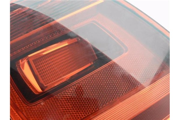 Recambio de piloto trasero izquierdo para volkswagen polo v (6c1) 1.2 advance bmt referencia OEM IAM 6C0945095F  