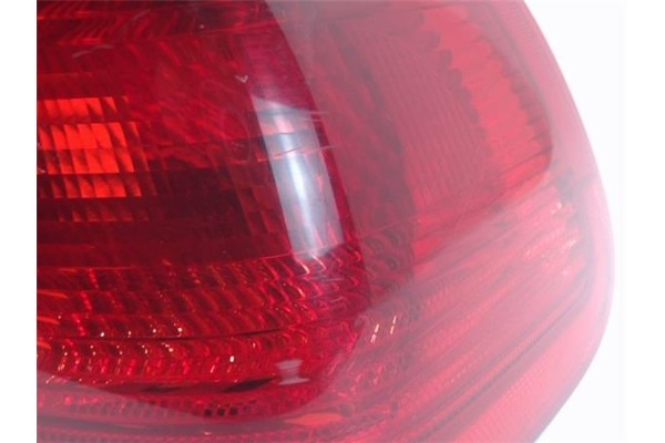 Recambio de piloto trasero derecho para bmw serie 3 berlina (e46) referencia OEM IAM 8364922 230012 