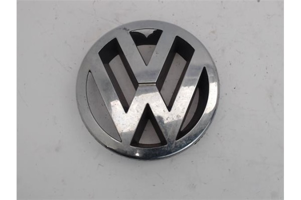 Recambio de anagrama para volkswagen polo iv (9n1) referencia OEM IAM 1J5853601A  