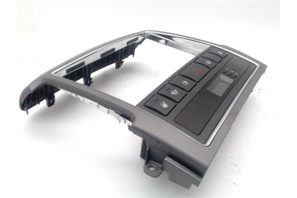 Recambio de embellecedor consola central para kia sorento (bl) 2.5 crdi referencia OEM IAM 847603E6208W  