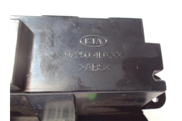 Recambio de mandos climatizador para kia carnival 2.9 crdi vgt ex ii referencia OEM IAM 972504D  