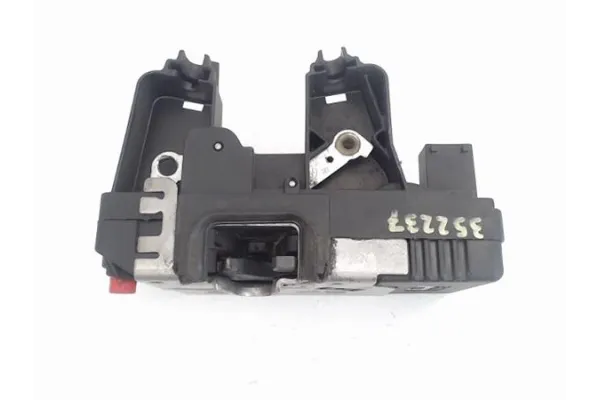 Recambio de cierre electromagnetico trasero derecho para opel zafira a 2.0 dti 16v referencia OEM IAM 24414135 90561158 90561158