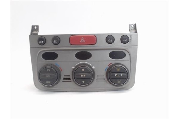 Recambio de mandos climatizador para alfa romeo gt (125) 2.0 jts 16v distinctive referencia OEM IAM 01560513690  