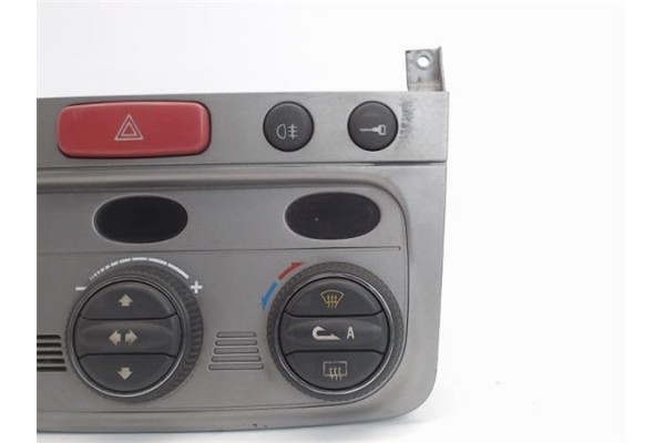 Recambio de mandos climatizador para alfa romeo gt (125) 2.0 jts 16v distinctive referencia OEM IAM 01560513690  