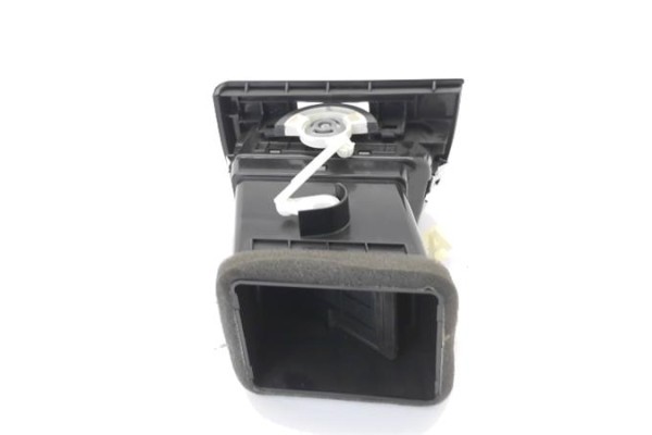 Recambio de rejilla entrada de aire para kia rio (jb) 1.4 16v referencia OEM IAM 974801G000XI  