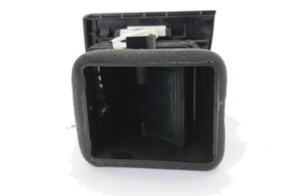 Recambio de rejilla entrada de aire para kia rio (jb) 1.4 16v referencia OEM IAM 974801G000XI  