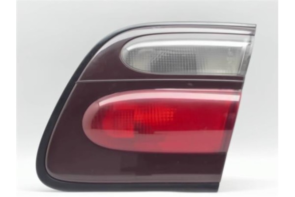 Recambio de piloto interior derecho para nissan almera (n15) 1.4 referencia OEM IAM BA75E  