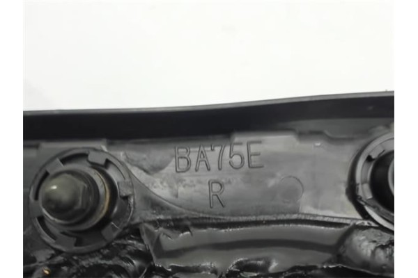Recambio de piloto interior derecho para nissan almera (n15) 1.4 referencia OEM IAM BA75E  