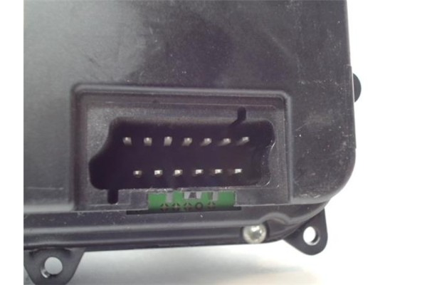 Recambio de mandos climatizador para chrysler voyager (rg) 2.5 crd se grand voyager 10 millones referencia OEM IAM 12239599 P051