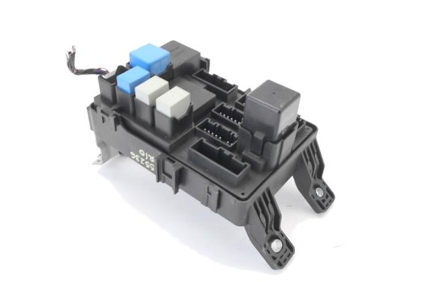 Recambio de caja fusibles/rele para kia rio (jb) 1.4 16v referencia OEM IAM 847701G000X5 KJ1140953A 