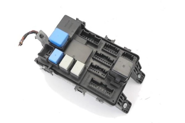 Recambio de caja fusibles/rele para kia rio (jb) 1.4 16v referencia OEM IAM 847701G000X5 KJ1140953A 