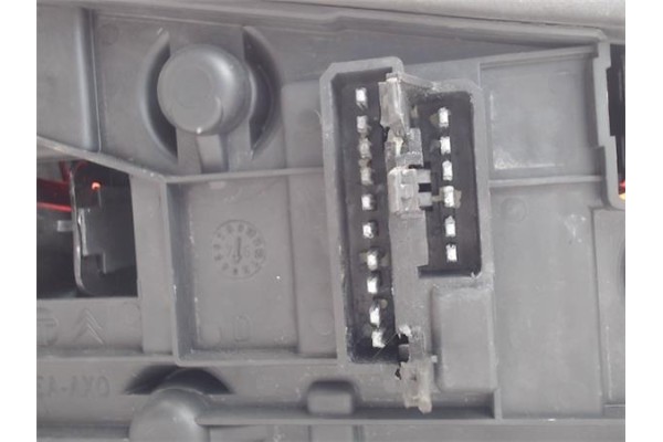 Recambio de piloto trasero derecho para peugeot 306 berlina 3/5 puertas (s1) referencia OEM IAM   