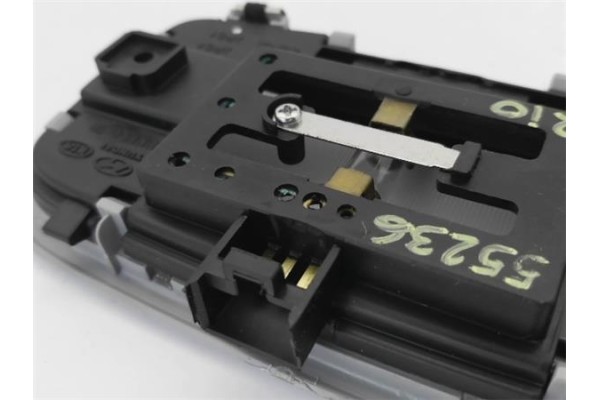 Recambio de luz delantero central techo para kia rio (jb) 1.4 16v referencia OEM IAM 928501G000LX 828501G 