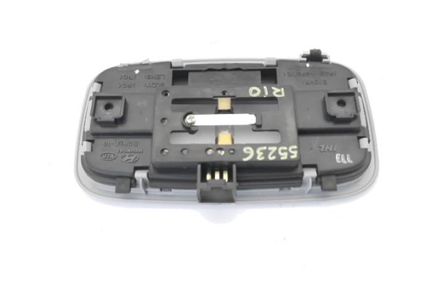 Recambio de luz trasero central techo para kia rio (jb) 1.4 16v referencia OEM IAM 928501G000LX 828501G 