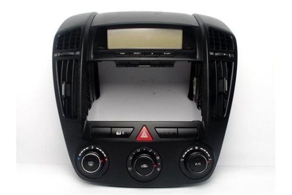 Recambio de embellecedor consola central para kia cee´d 1.6 concept referencia OEM IAM   