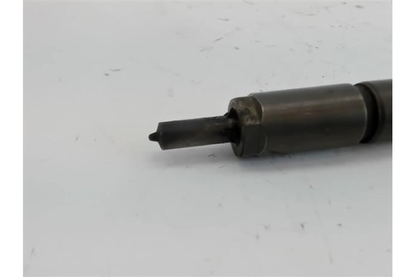 Recambio de inyector para alfa romeo 156 1.9 jtd 8v distinctive referencia OEM IAM 0445110111  
