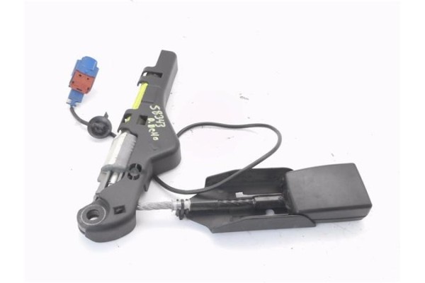 Recambio de anclaje cinturon delantero derecho para citroen c3 1.4 hdi referencia OEM IAM 9639873877  