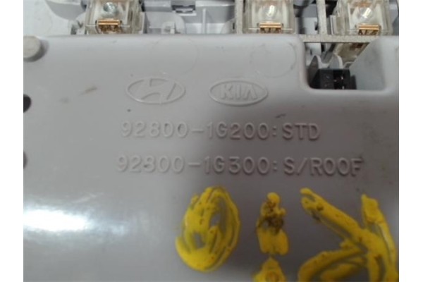 Recambio de luz delantero central techo para kia rio (jb) 1.6 ex2 referencia OEM IAM 928001G200  