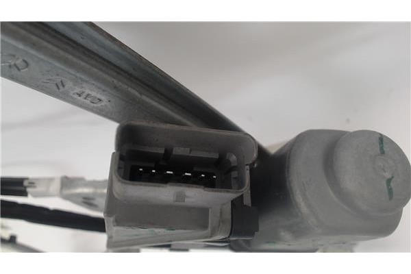 Recambio de mecanismo elevalunas delantero derecho para citroen xsara berlina referencia OEM IAM 400595R  