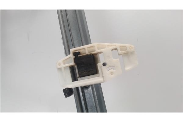 Recambio de mecanismo elevalunas delantero derecho para citroen xsara berlina referencia OEM IAM 400595R  