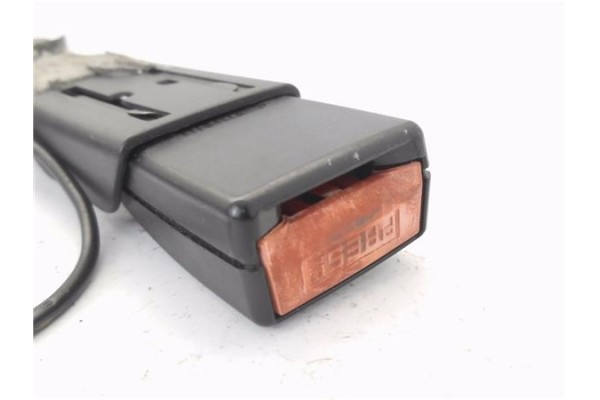 Recambio de anclaje cinturon delantero derecho para citroen c3 1.4 hdi referencia OEM IAM 9639873877  