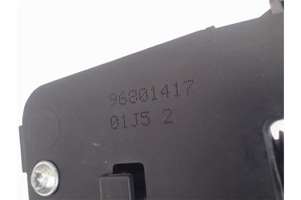 Recambio de manilla int. puerta delantero derecha para peugeot 1007 1.4 sport referencia OEM IAM 96801417  